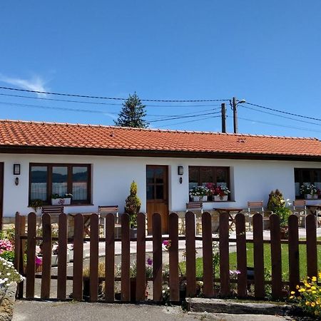 Apartamentos Rurales Knicasia Quintueles Екстериор снимка